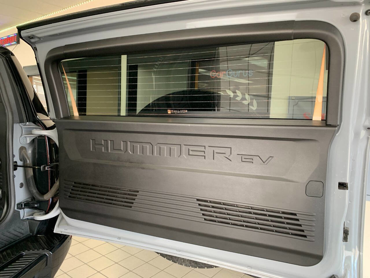 Used 2024 GMC Hummer EV 2X w/ LPO, Illumination Package image 8