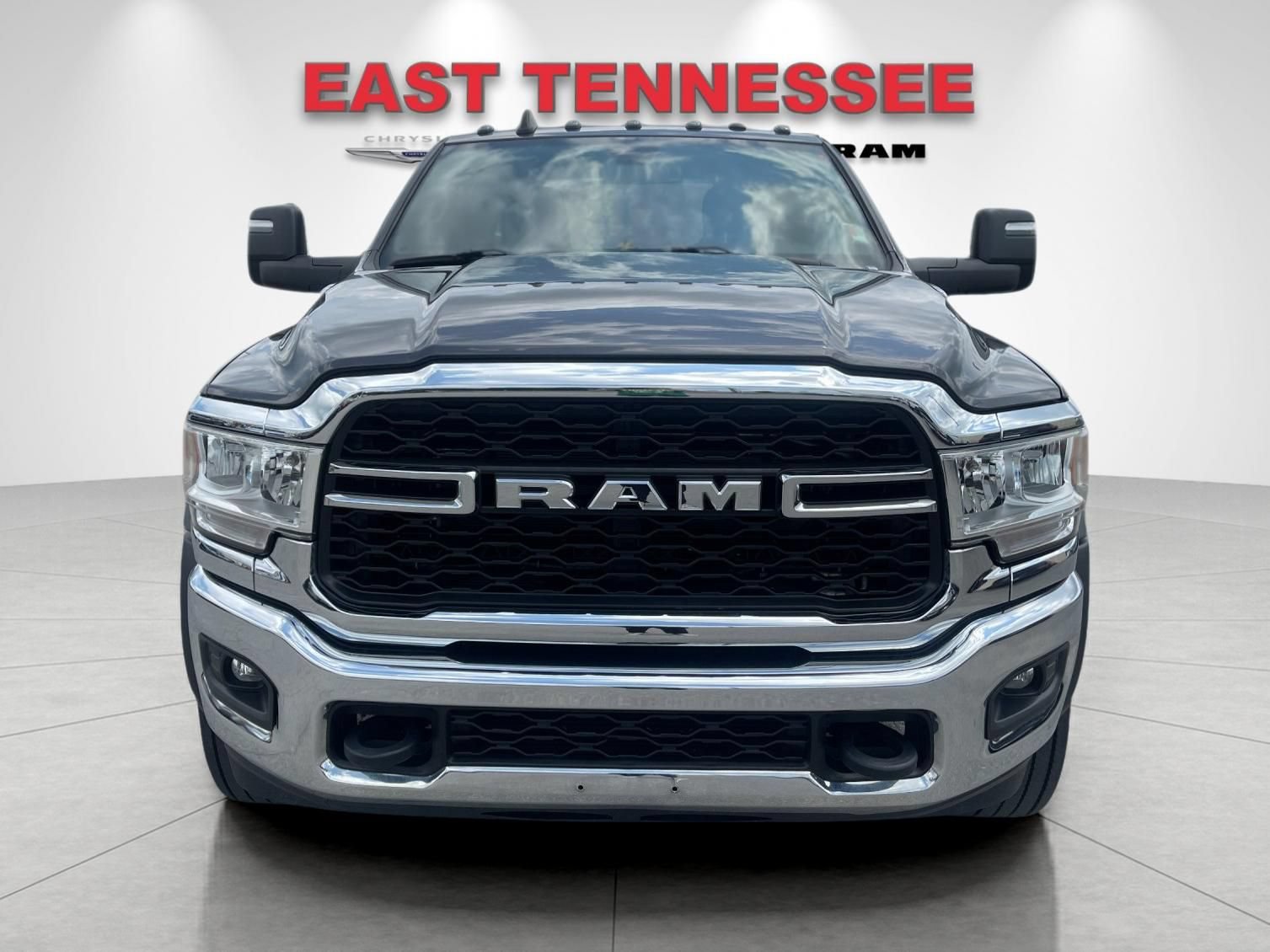 Used 2023 RAM 4500 Tradesman w/ Chrome Appearance Group AWD/4WD image 9