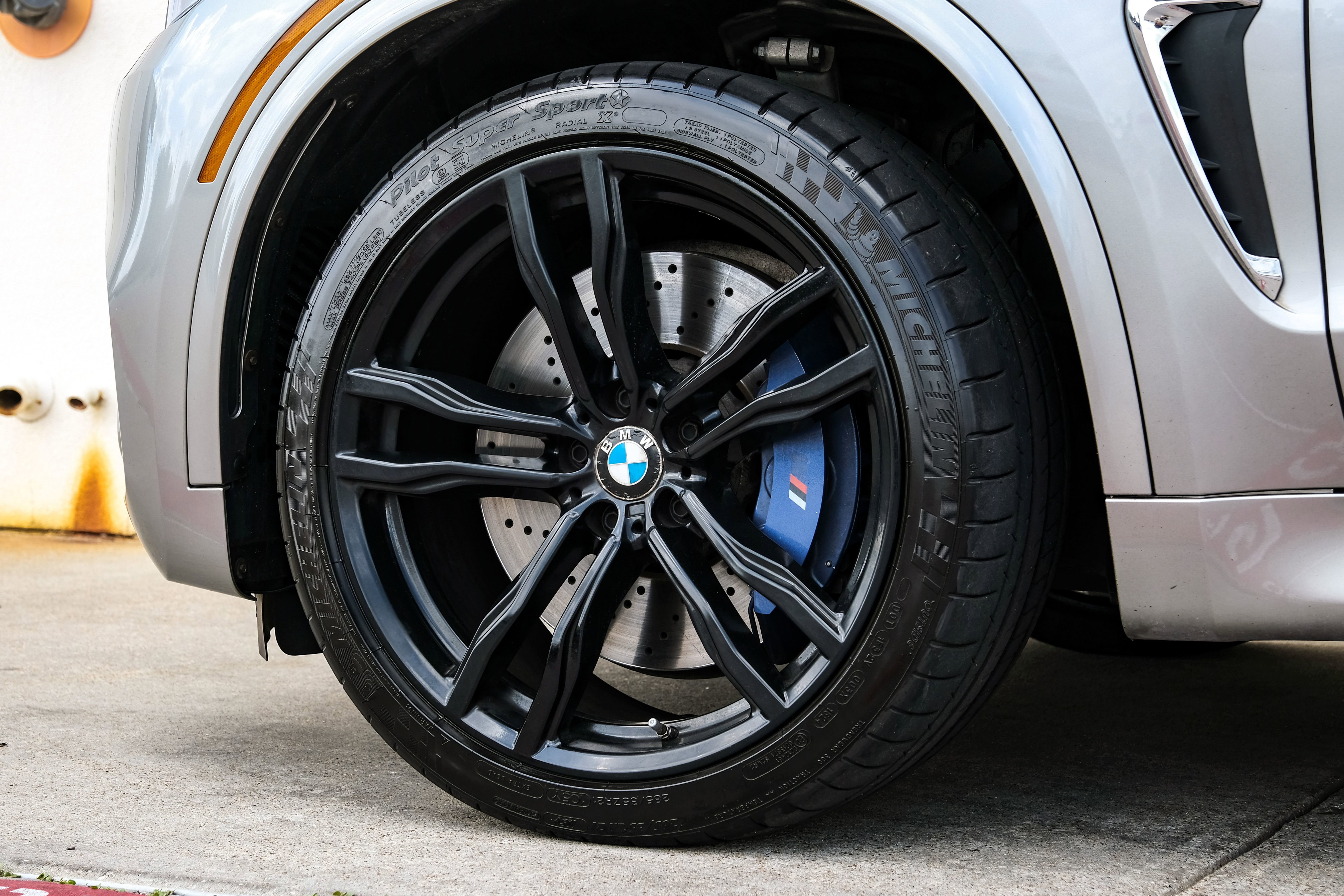 Used 2017 BMW X5 M image 60