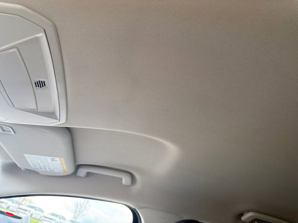 Used 2019 Ford Escape SE image 12