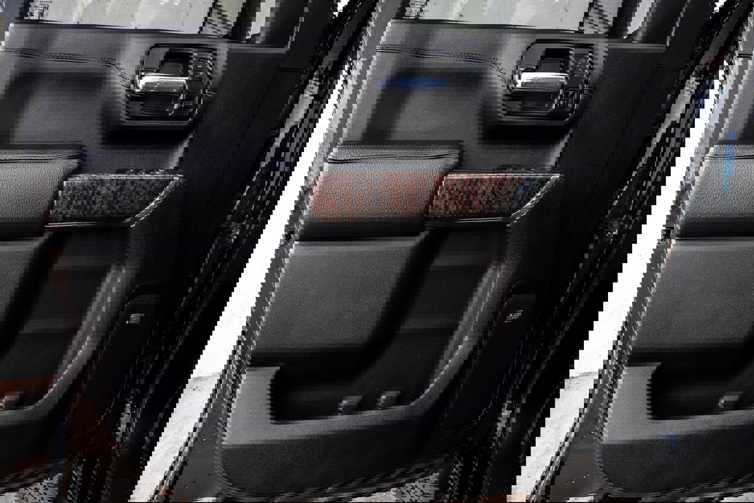 Used 2021 GMC Sierra 3500 Denali w/ Denali Ultimate Package image 32