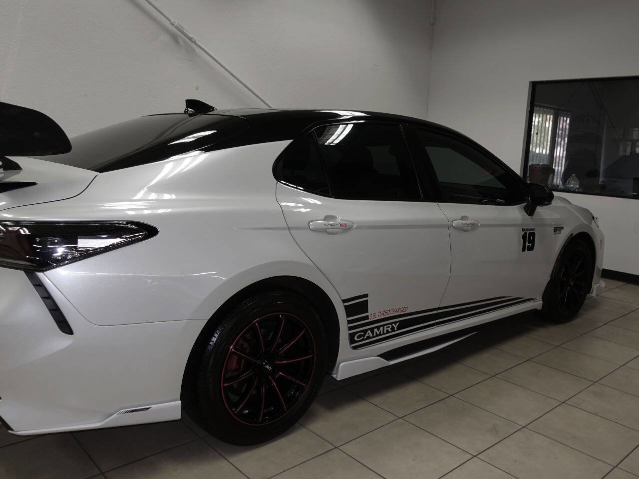 Used 2019 Toyota Camry XSE image 22