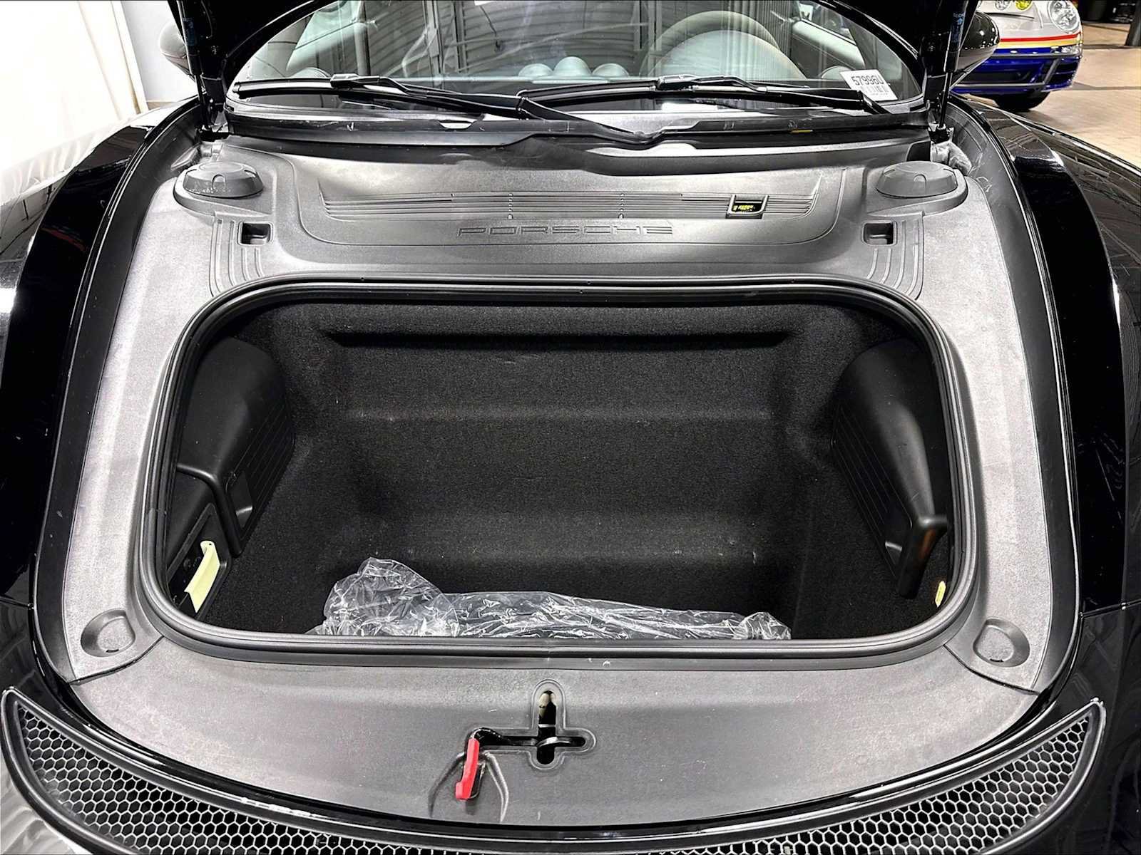 Used 2022 Porsche 718 Boxster Spyder RWD image 33