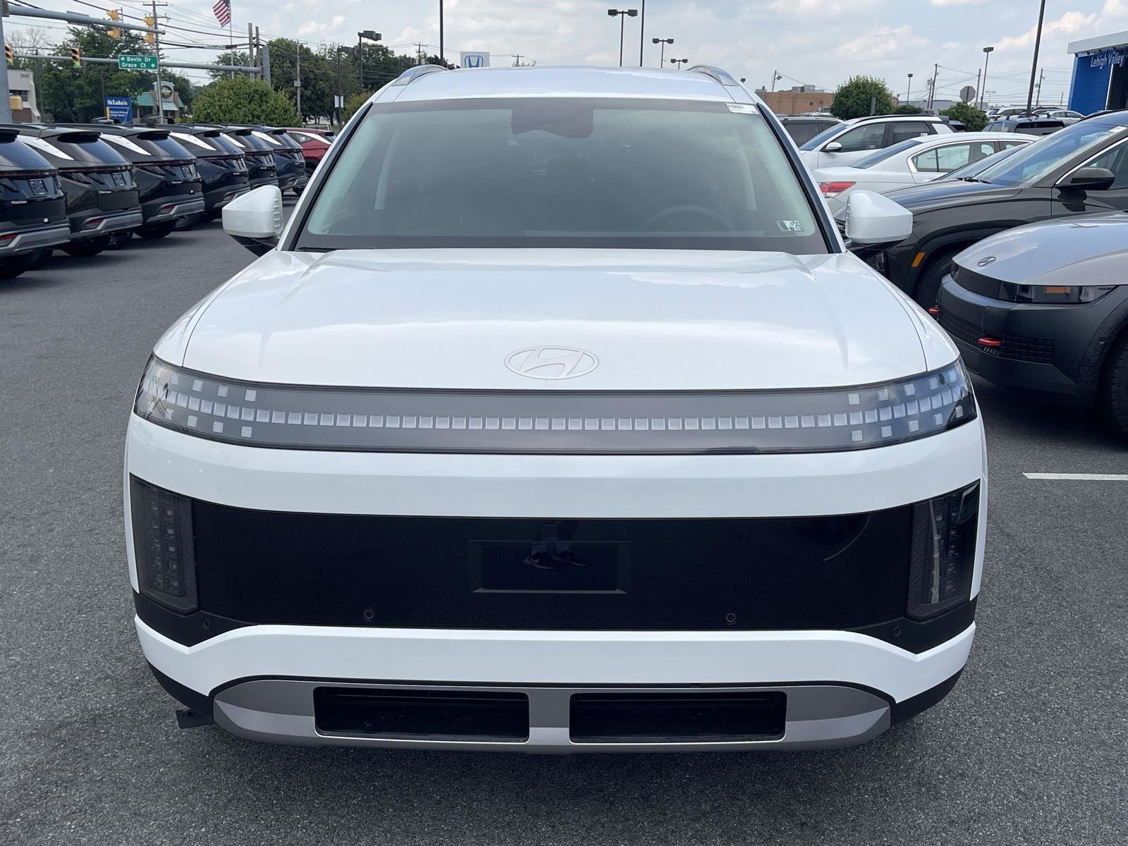 New 2026 Hyundai Ioniq 9 SE image 3