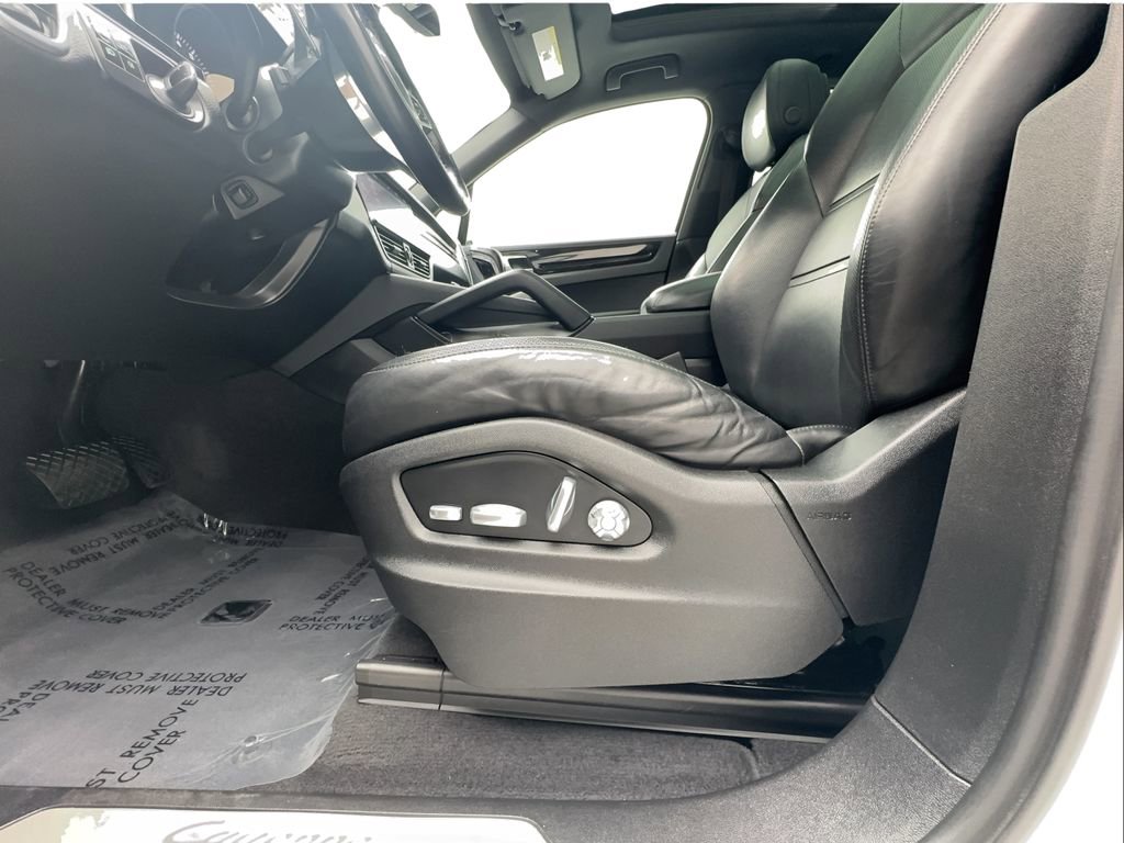 Used 2020 Porsche Cayenne AWD/4WD image 26