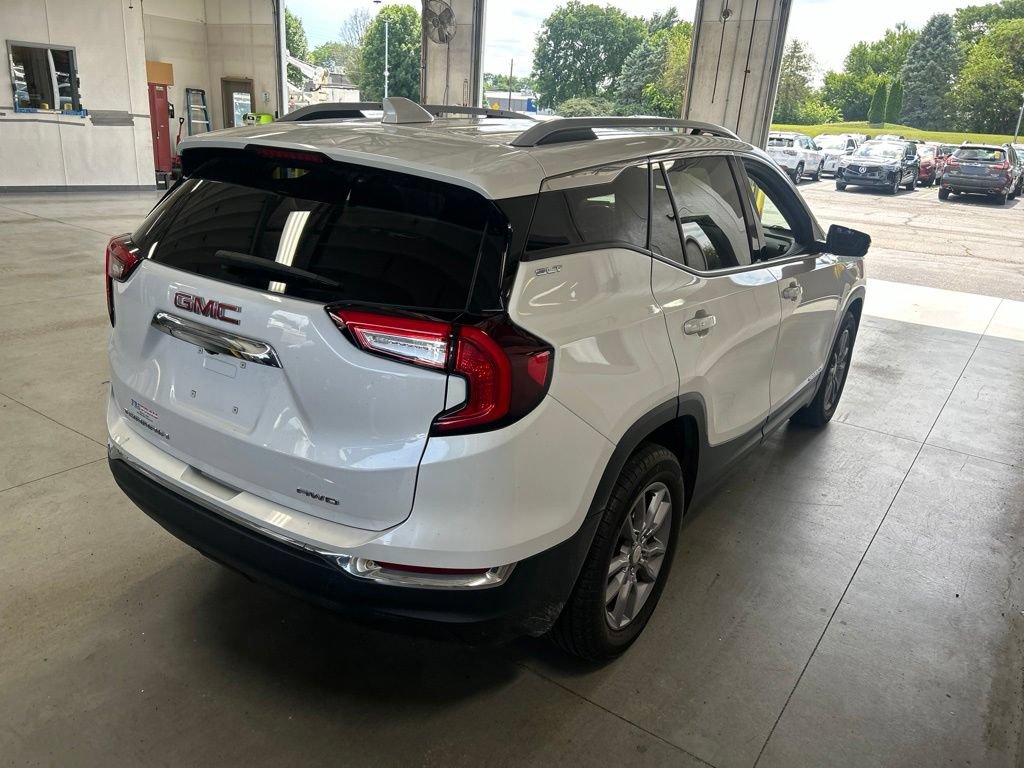 Used 2023 GMC Terrain SLT AWD/4WD image 8