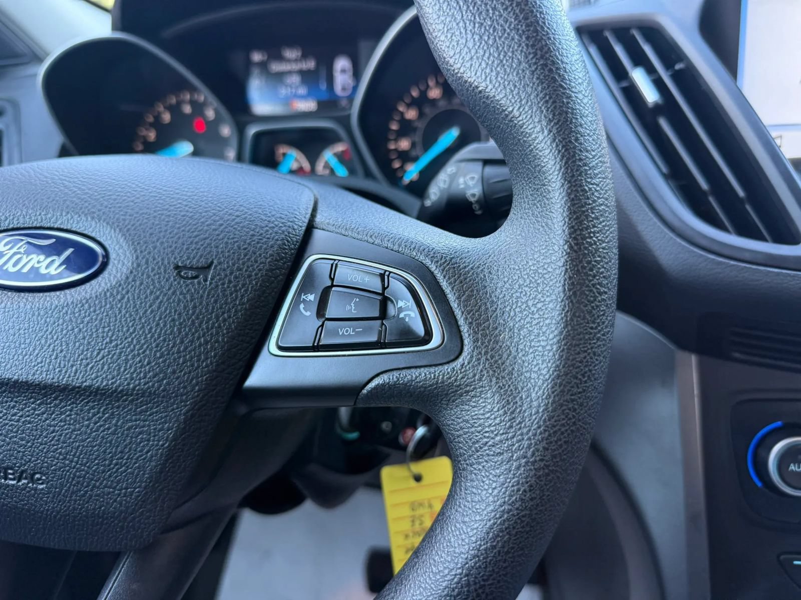 Used 2018 Ford Escape SE w/ SE Sync 3 Package AWD/4WD image 21