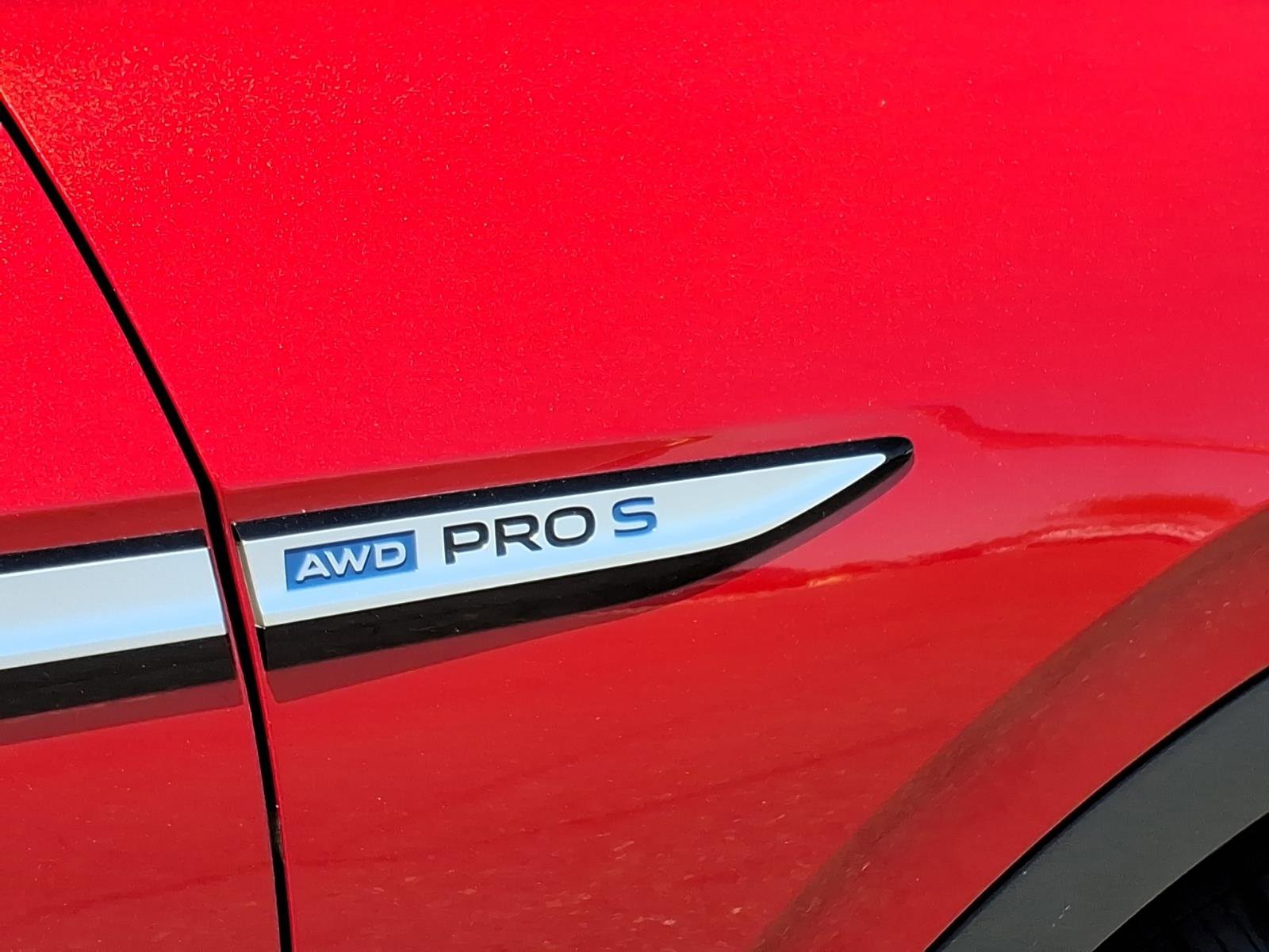 Certified 2022 Volkswagen ID.4 Pro S w/ Gradient Package AWD/4WD image 10