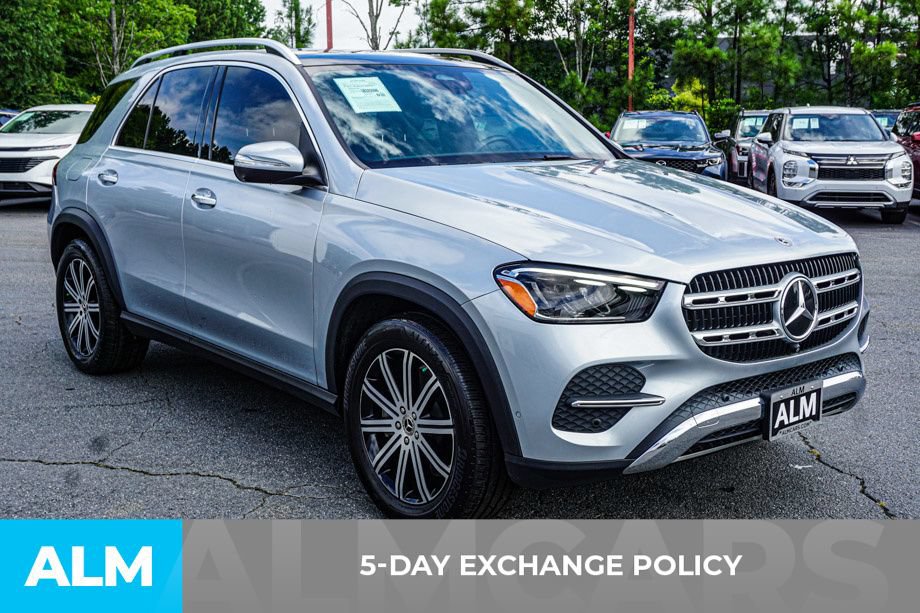 Used 2025 Mercedes-Benz GLE 450e 4MATIC image 3