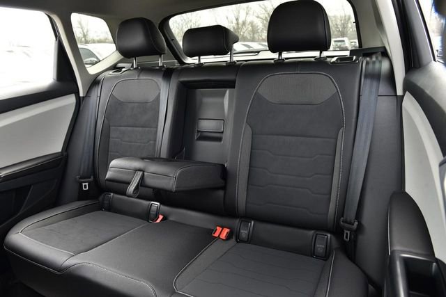 New 2025 Volkswagen Taos SE image 23