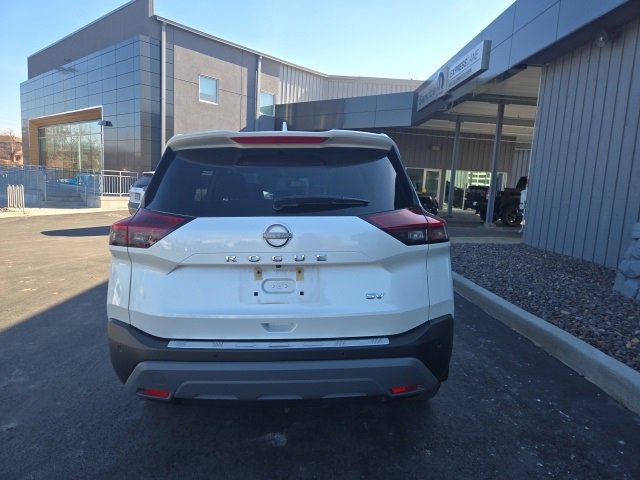 Used 2023 Nissan Rogue SV w/ SV Premium B Package image 4