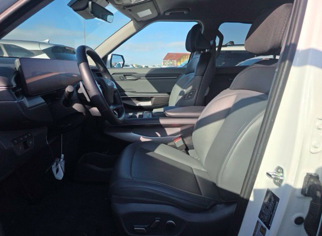 Certified 2024 Kia EV9 Light Long Range RWD image 7