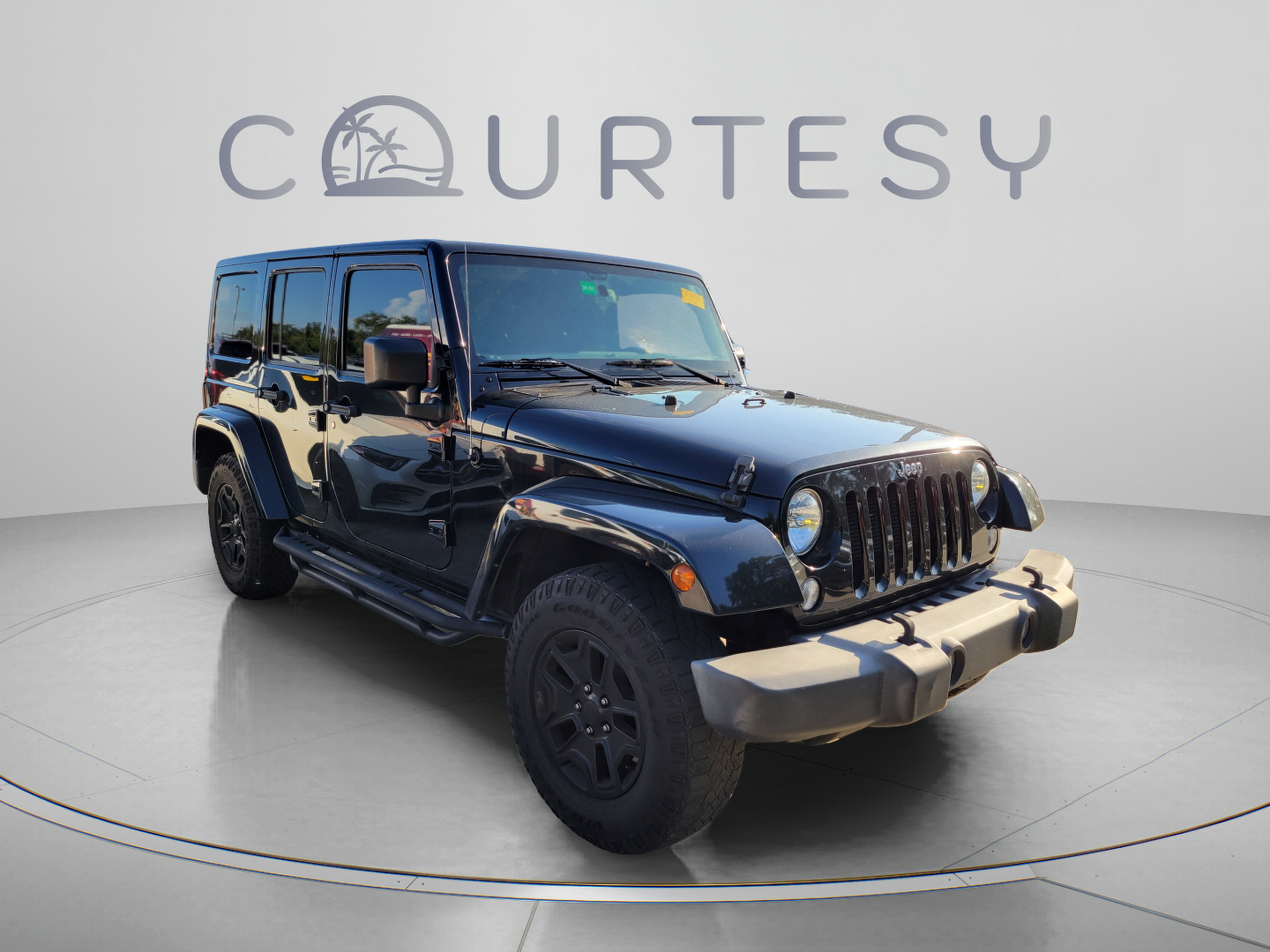 Used 2016 Jeep Wrangler Unlimited Rubicon w/ Connectivity Group AWD/4WD image 4