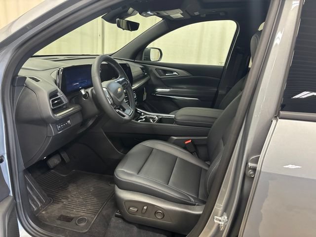 New 2026 Chevrolet Traverse LT w/ Sun and Wheel Package AWD/4WD image 17
