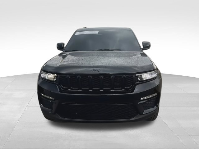 Used 2024 Jeep Grand Cherokee Limited w/ Black Appearance Package AWD/4WD image 3