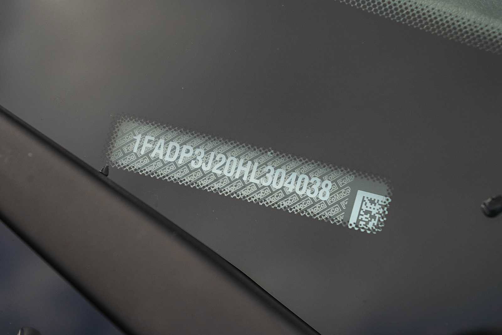 Used 2017 Ford Focus Titanium w/ Titanium Technology Package image 31