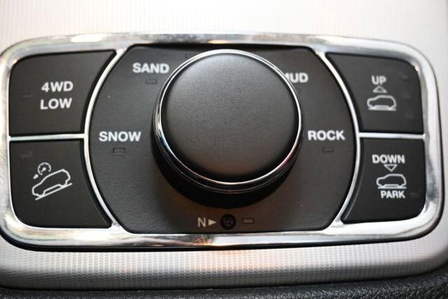 Used 2018 Jeep Grand Cherokee Summit image 15