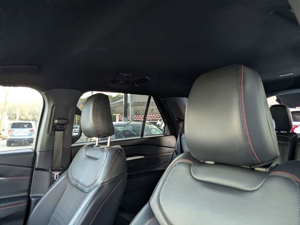 Used 2025 Ford Explorer ST-Line w/ ST-Line Street Pack image 23