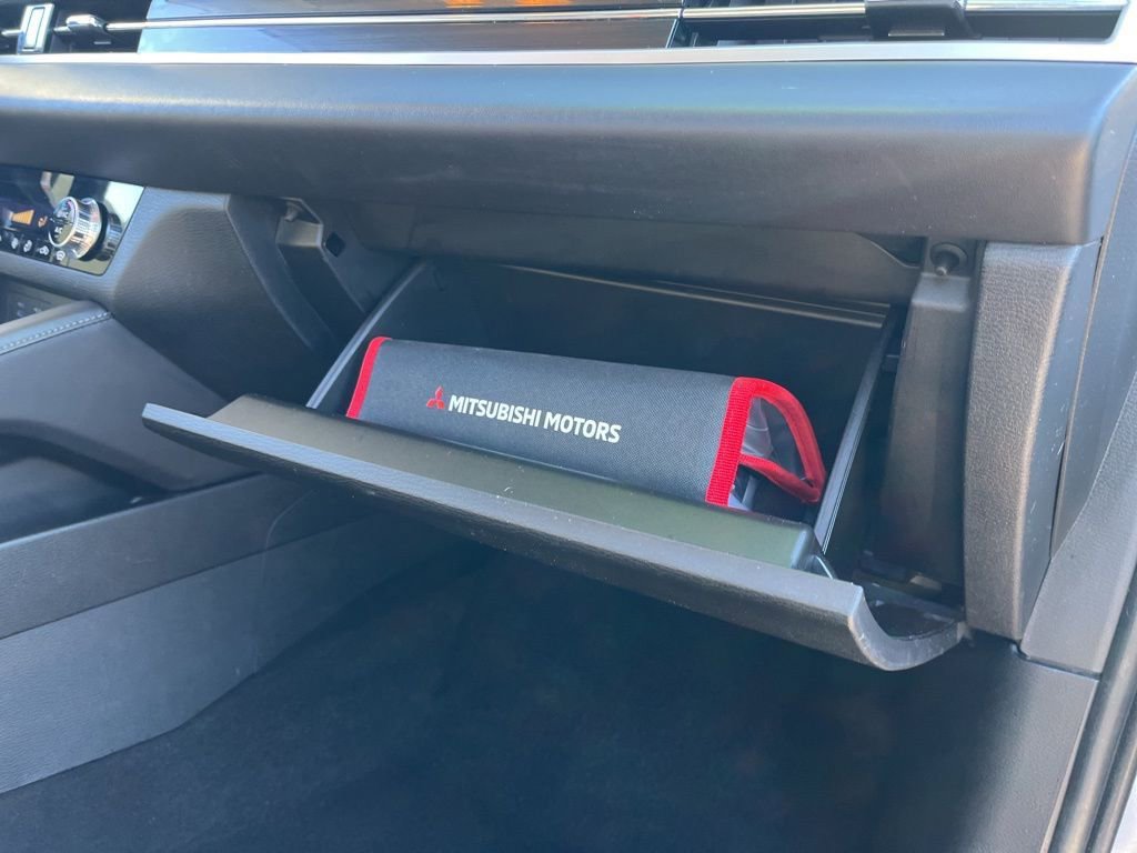 Used 2022 Mitsubishi Outlander ES image 35