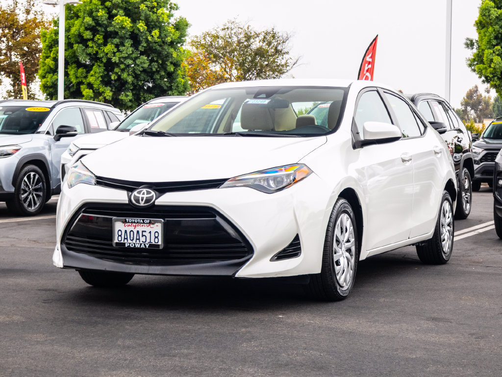 Used 2017 Toyota Corolla LE w/ Carpet Mat Package (TMS) FWD image 3