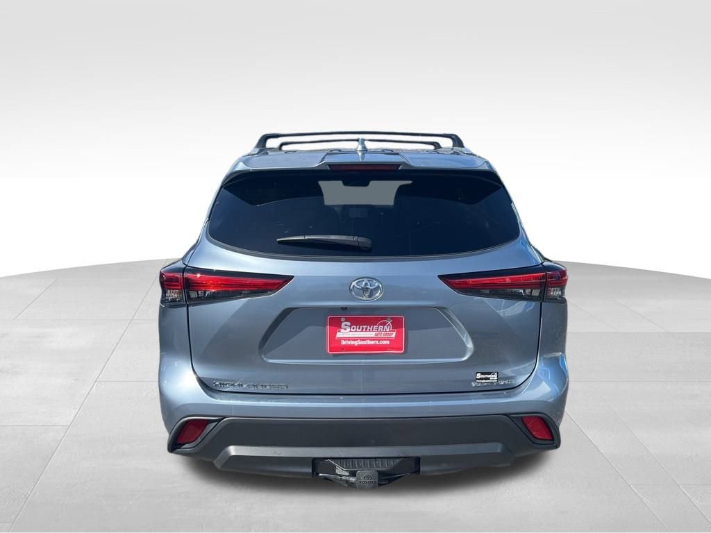 Used 2022 Toyota Highlander XLE image 22