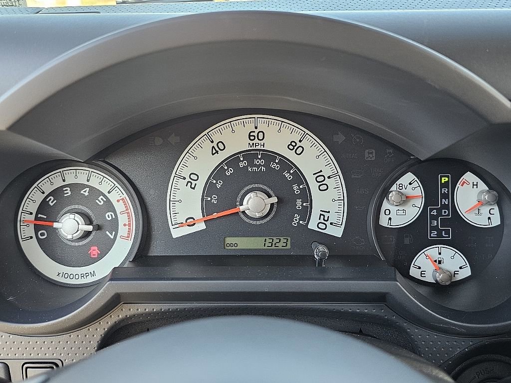 Used 2014 Toyota FJ Cruiser 4WD w/ Upgrade Package image 42