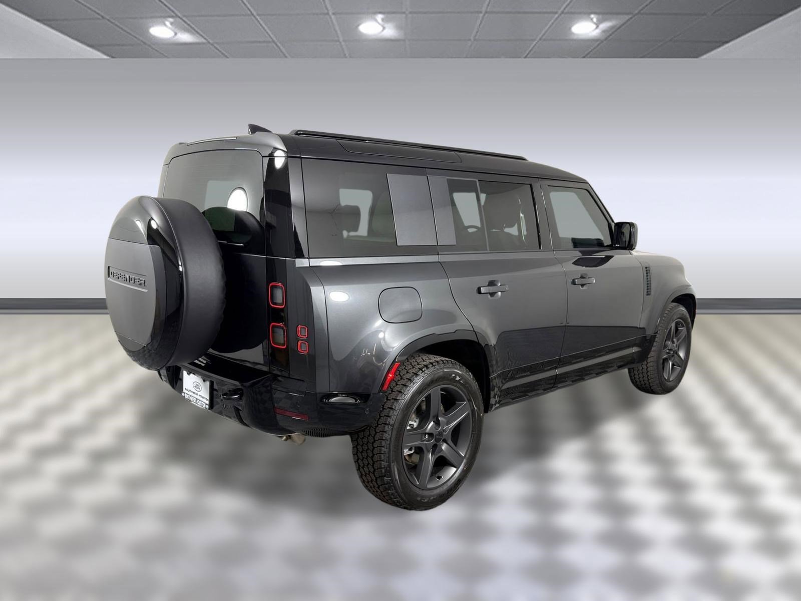 New 2026 Land Rover Defender 110 X-Dynamic SE image 8