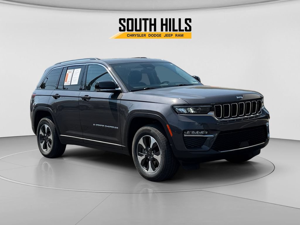 Used 2023 Jeep Grand Cherokee 4WD 4xe image 7