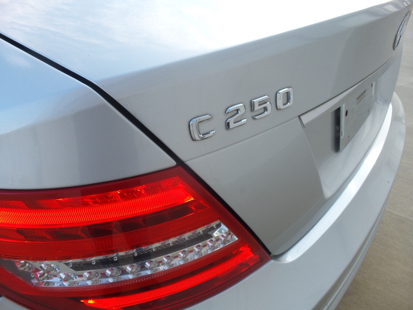 Used 2013 Mercedes-Benz C 250 Sedan image 21