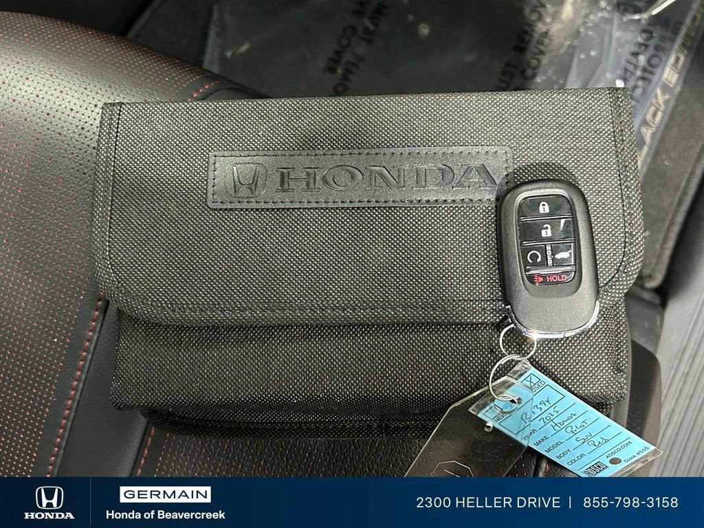 Certified 2025 Honda Pilot Black Edition image 32