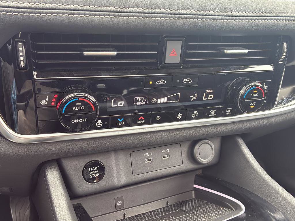 Used 2024 Nissan Rogue SL w/ SL Premium Package image 31