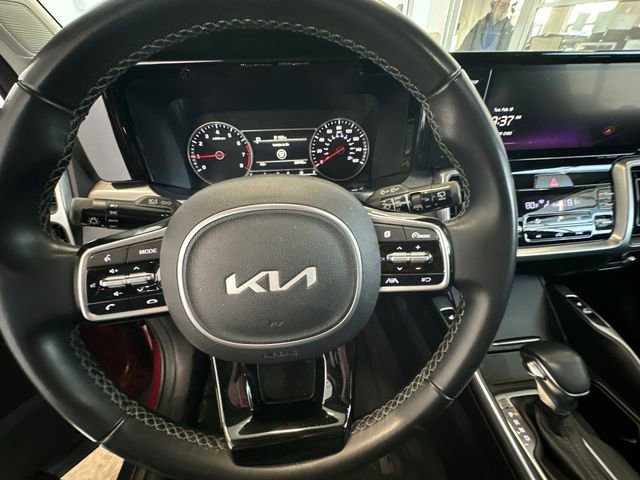 Certified 2023 Kia Sorento S w/ Panoramic Sunroof Package image 12