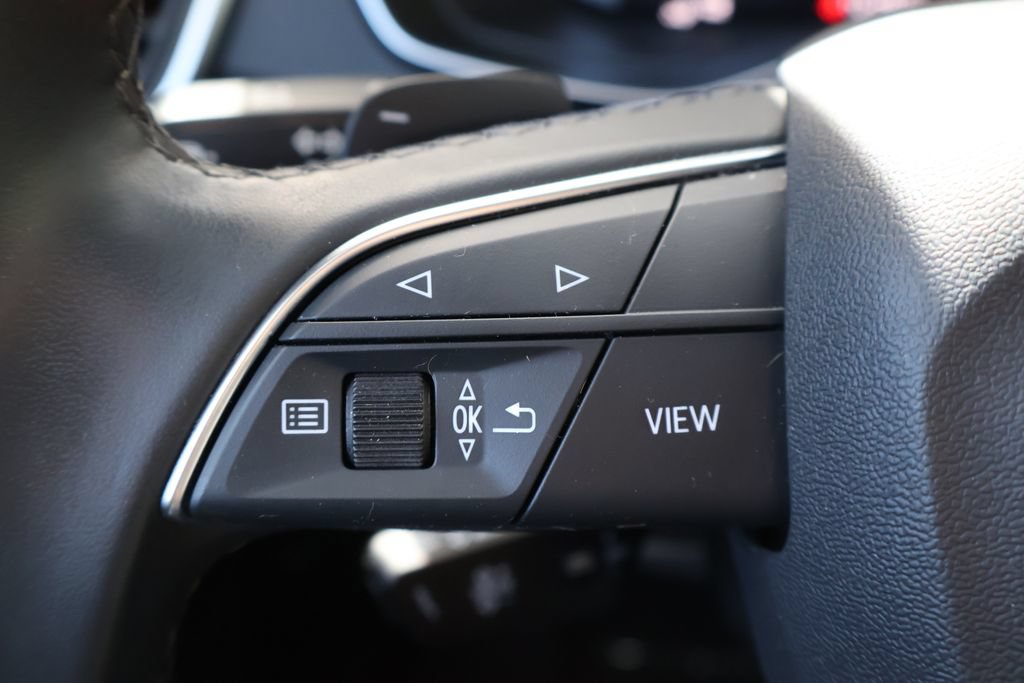 Used 2023 Audi Q5 e Premium w/ Convenience Package AWD/4WD image 30