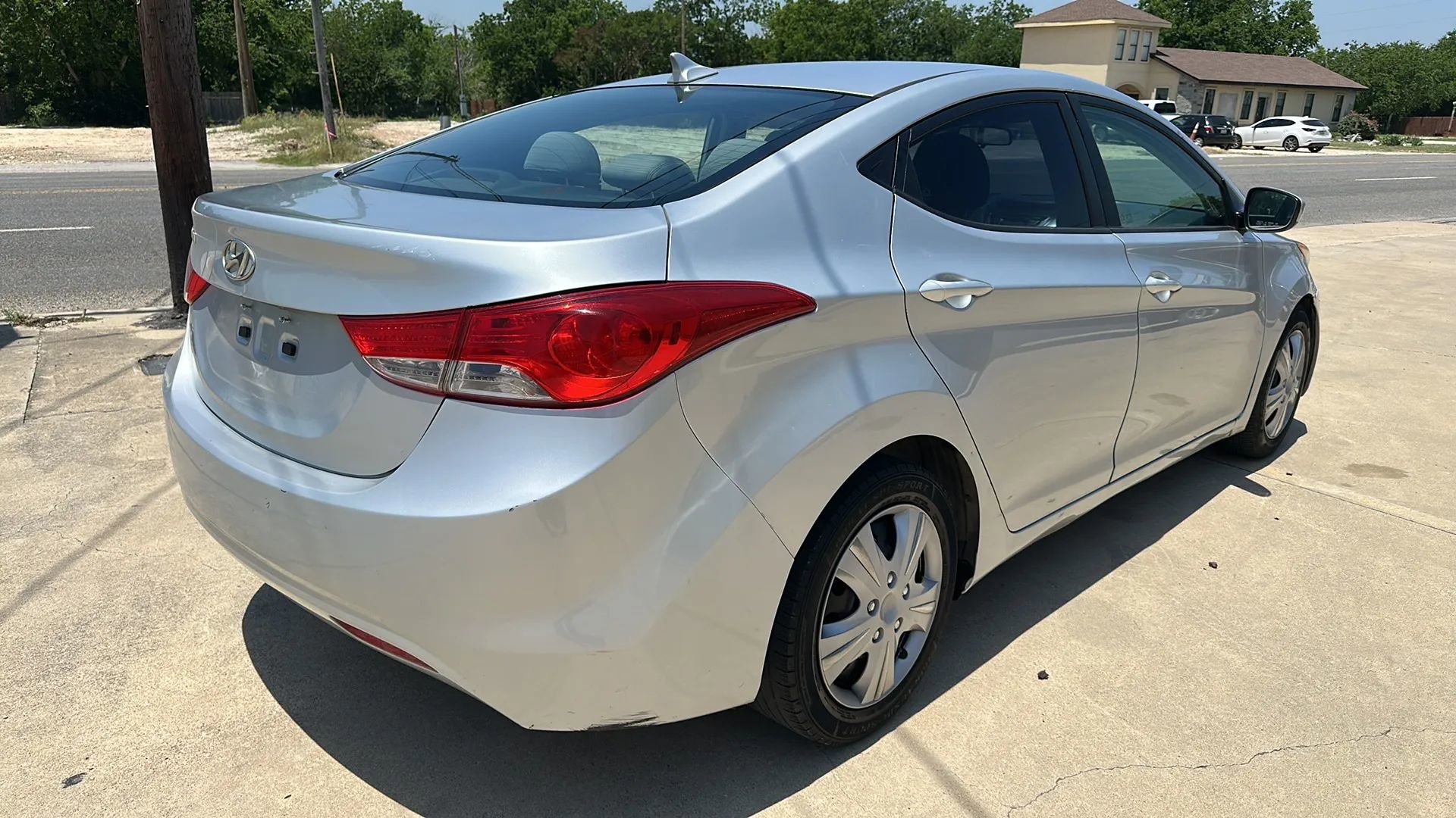 Used 2013 Hyundai Elantra GLS FWD image 5