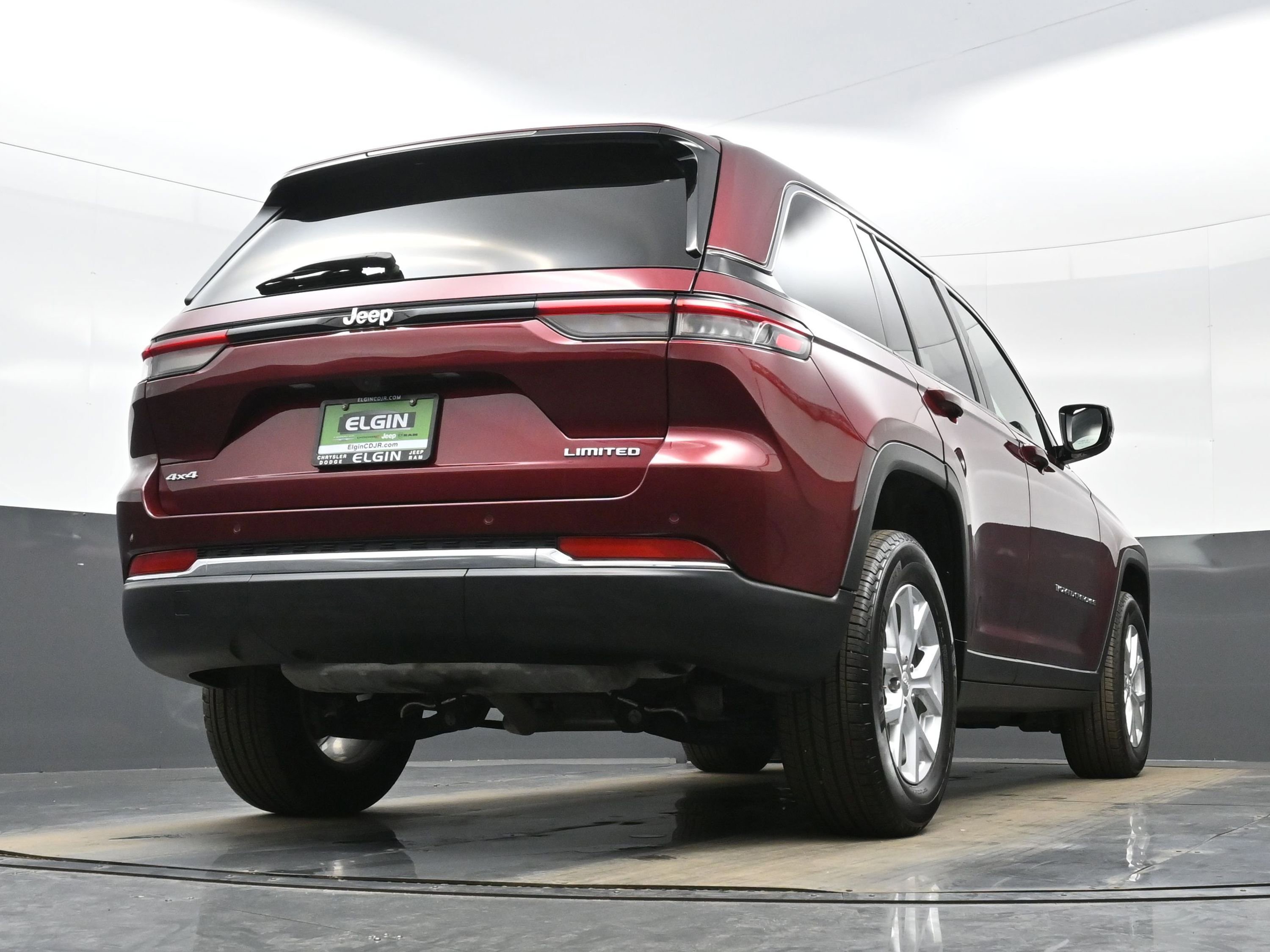Used 2023 Jeep Grand Cherokee Limited image 31