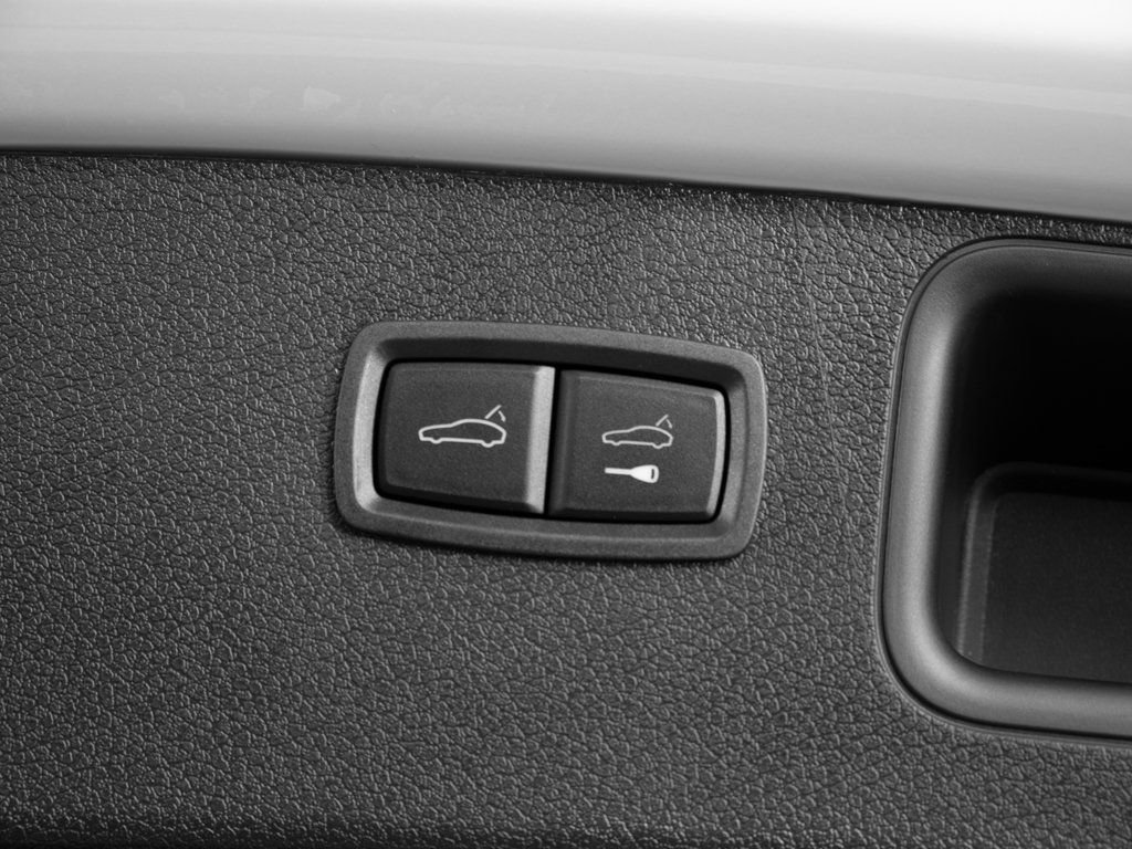 New 2026 Porsche Macan image 32