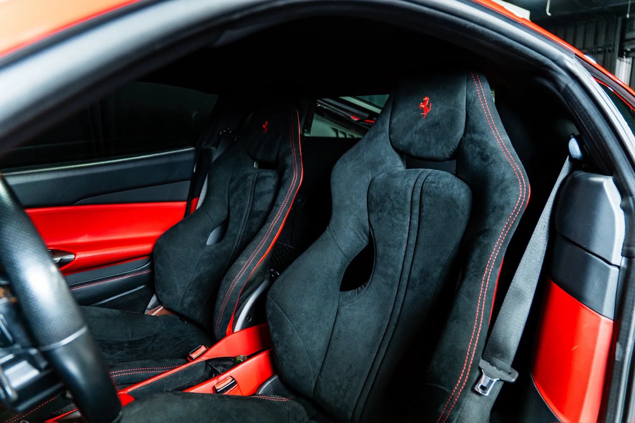 Used 2016 Ferrari 488 GTB RWD image 12