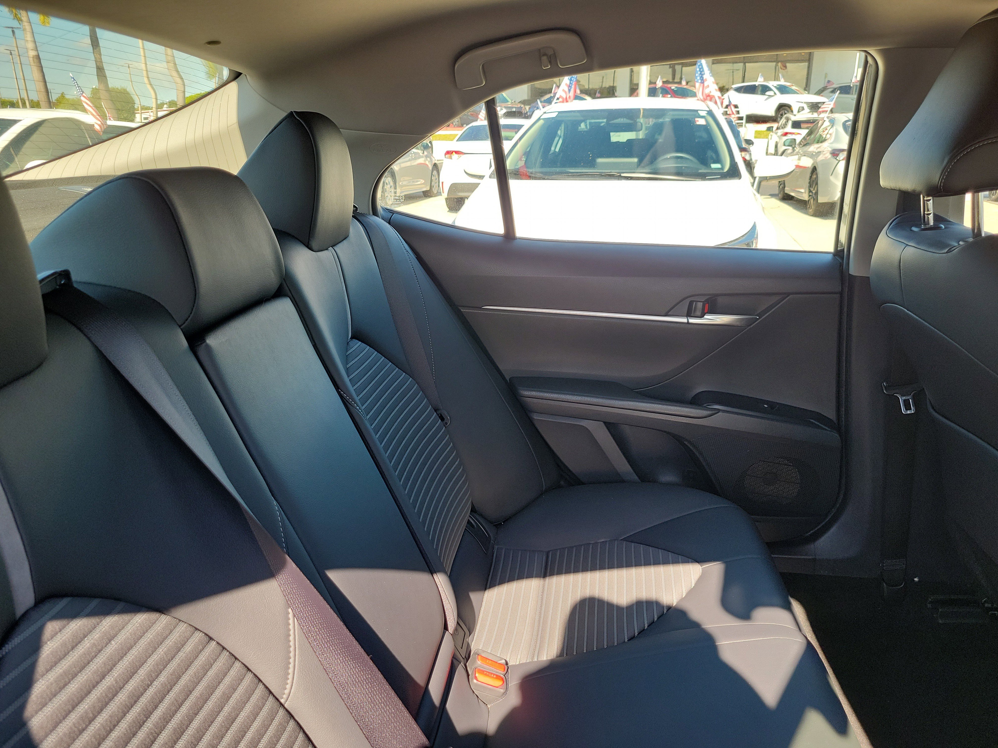 Used 2018 Toyota Camry SE image 15