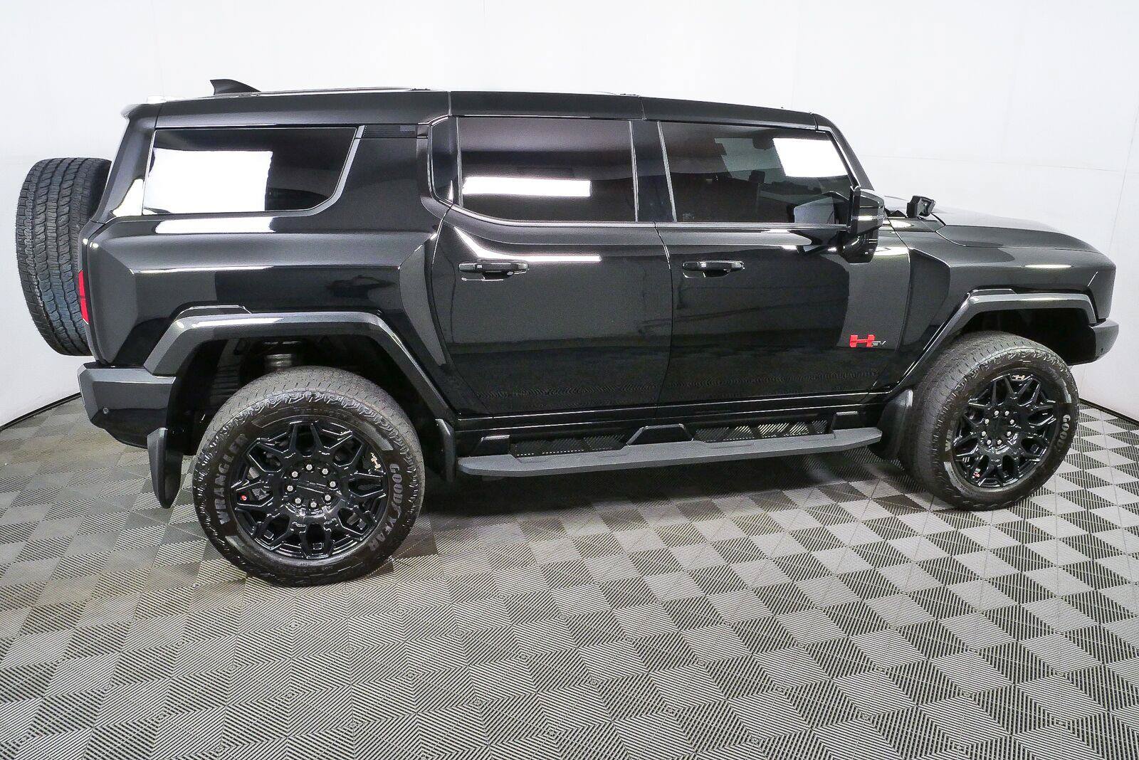 Used 2024 GMC Hummer EV 2X w/ LPO, Illumination Package AWD/4WD image 2