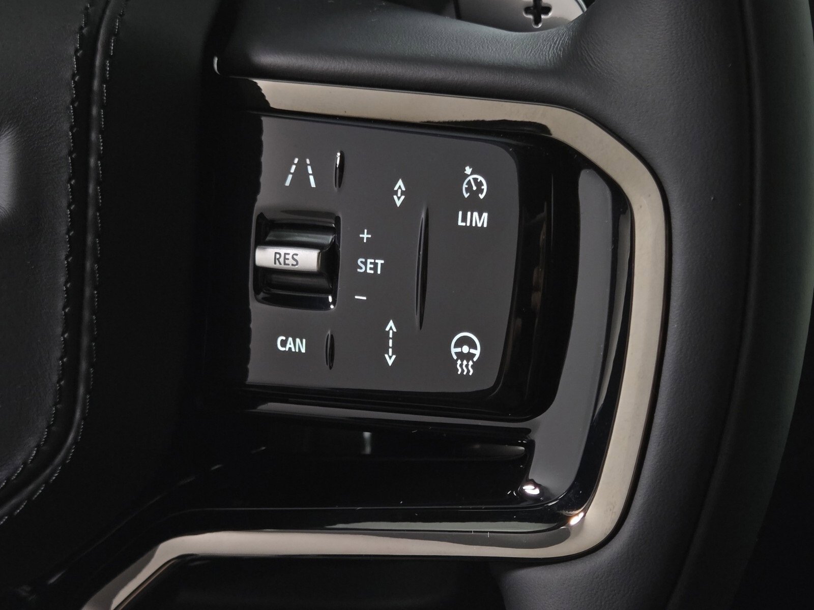 New 2026 Land Rover Range Rover Velar S image 23