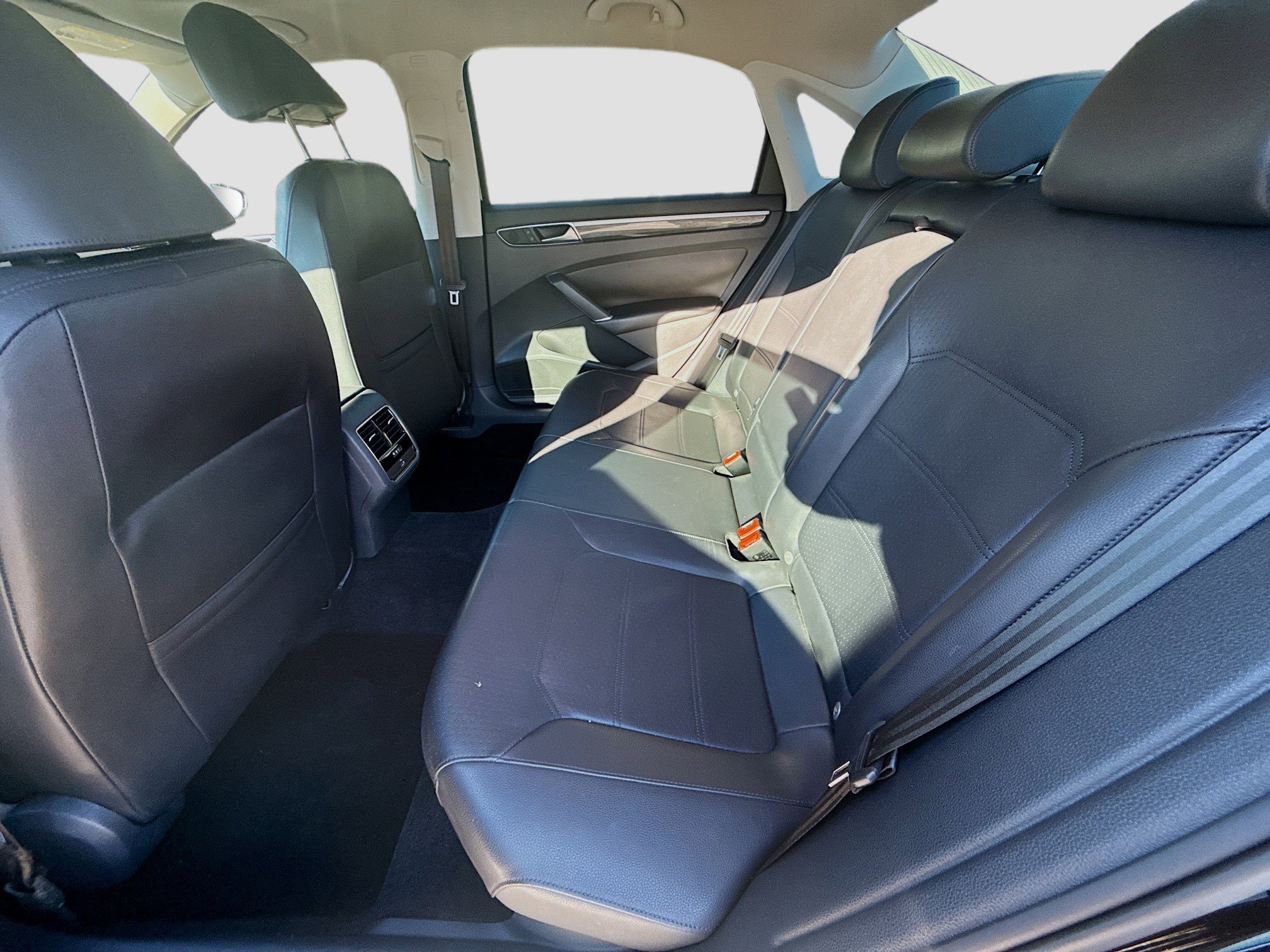 Used 2016 Volkswagen Passat 1.8T SE image 24