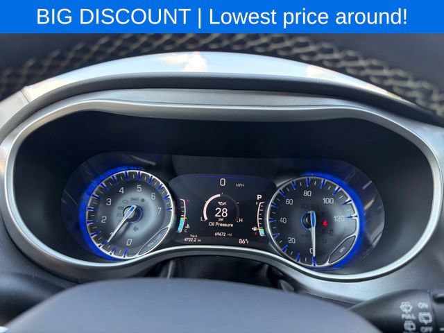 Used 2023 Chrysler Pacifica Touring-L FWD image 57