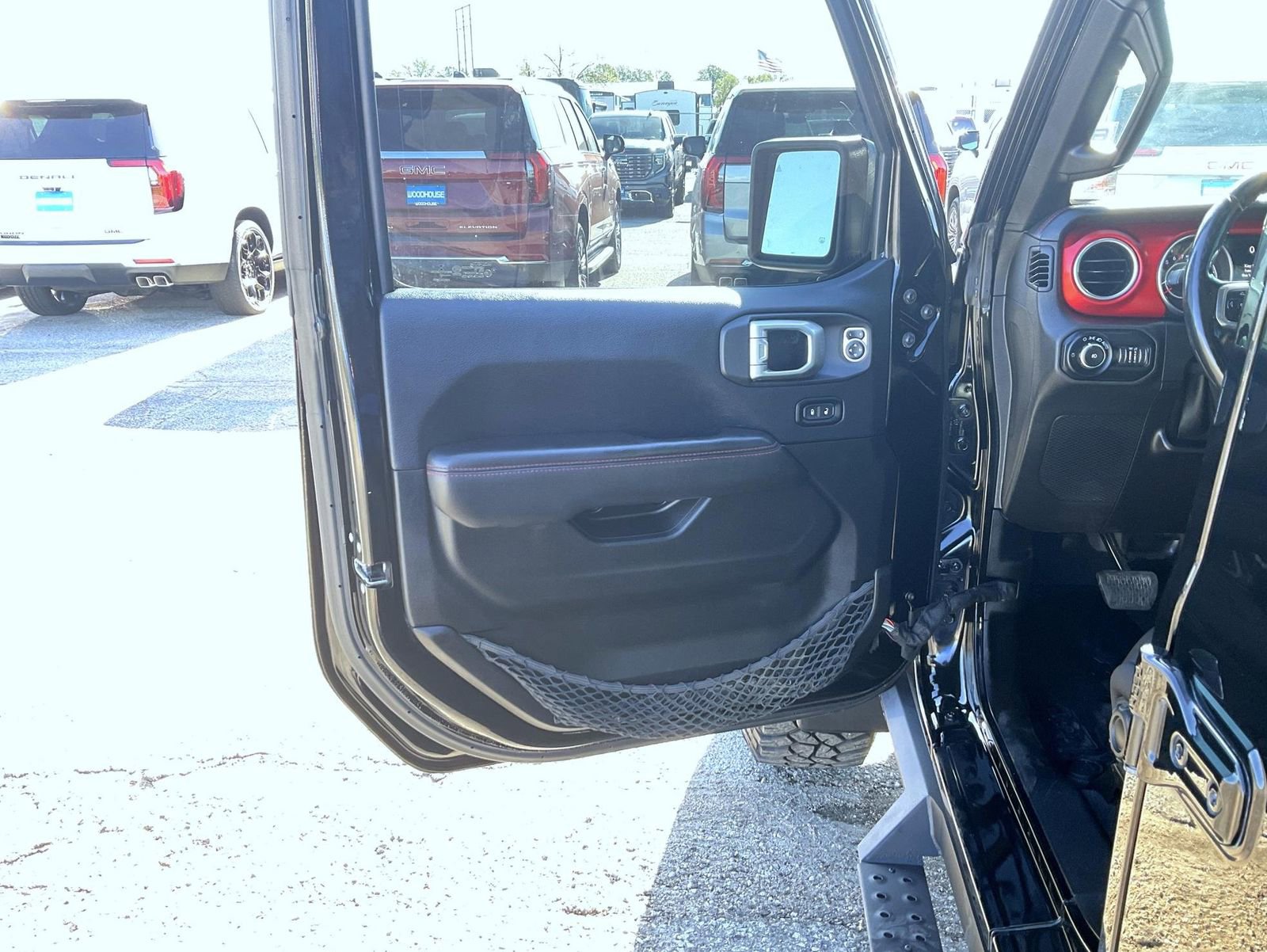 Used 2019 Jeep Wrangler Unlimited Rubicon w/ Dual Top Group AWD/4WD image 9