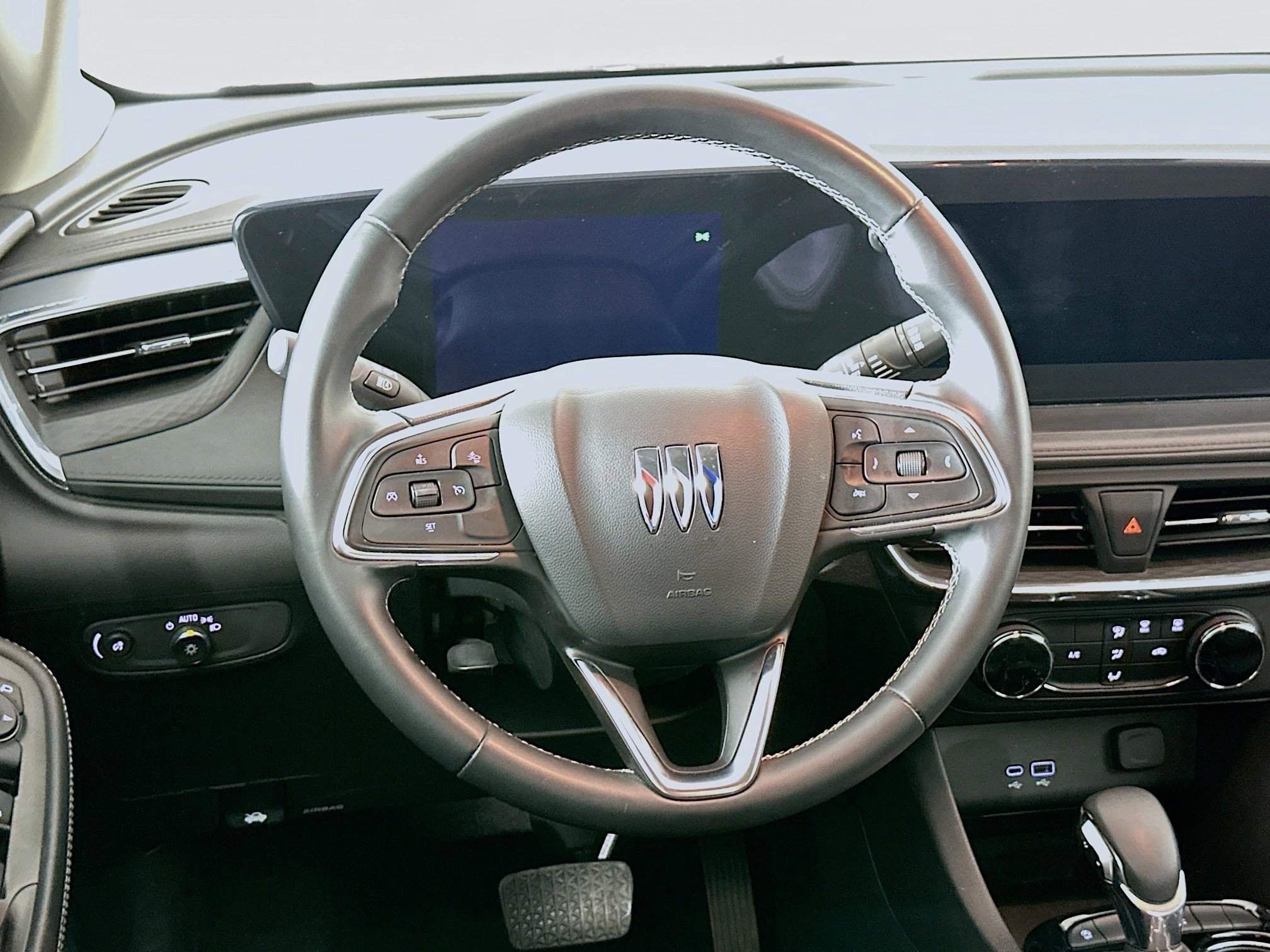 Used 2025 Buick Encore GX Preferred FWD image 18