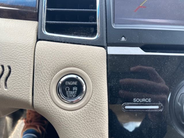 Used 2018 Ford Taurus Limited image 18