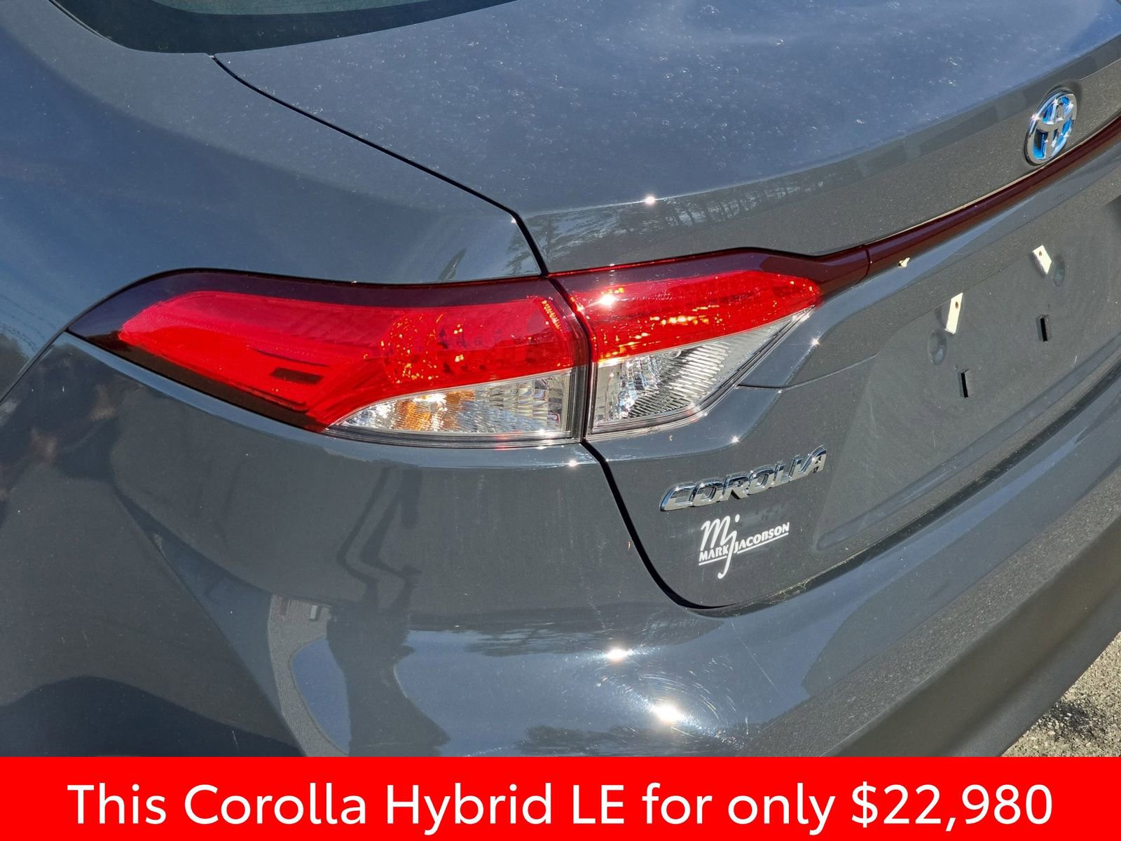 Used 2025 Toyota Corolla LE image 40