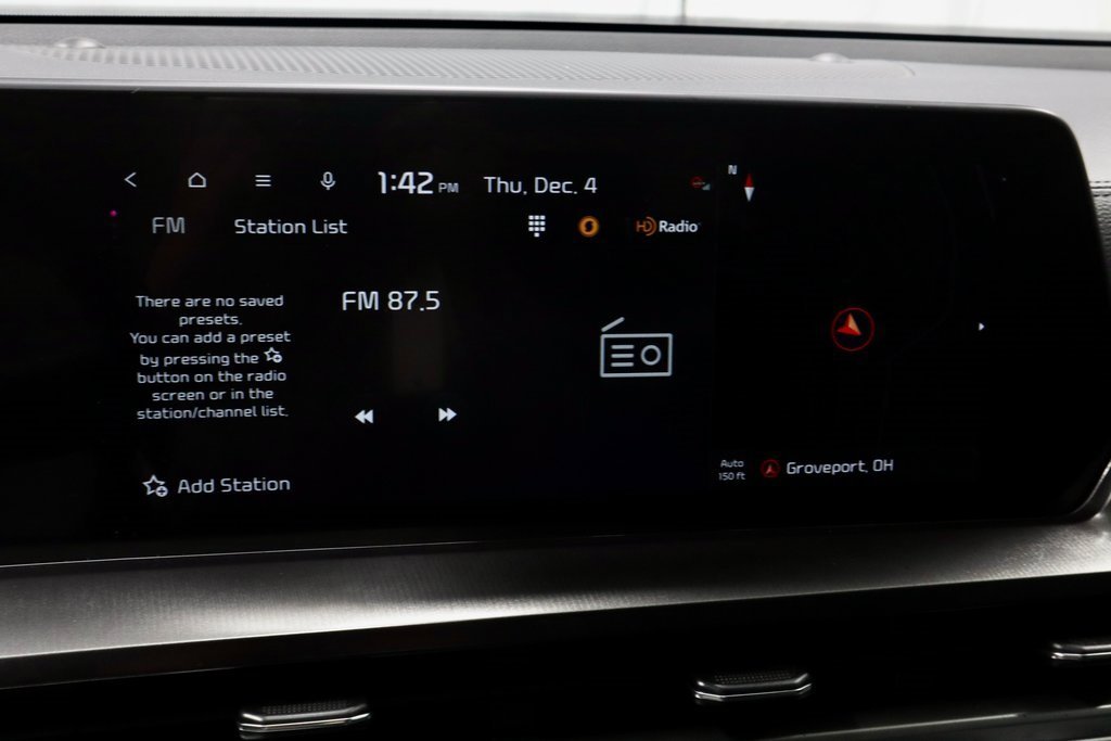 Used 2023 Kia Telluride LX image 3