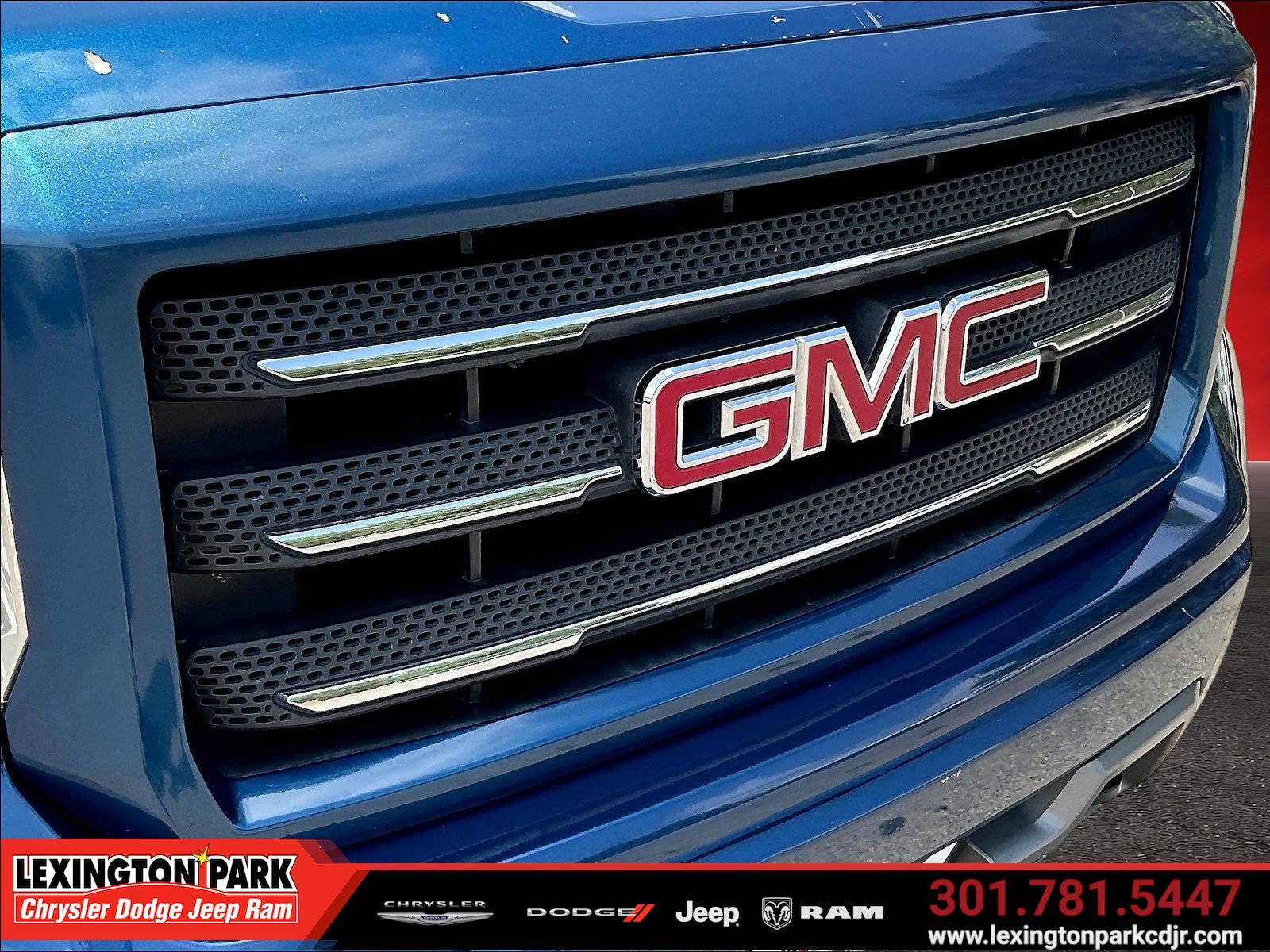 Used 2015 GMC Sierra 1500 SLT w/ All-Terrain Package AWD/4WD image 32