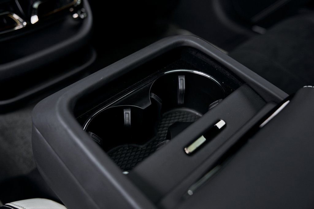 Used 2025 Bentley Flying Spur Plug-In Hybrid image 55