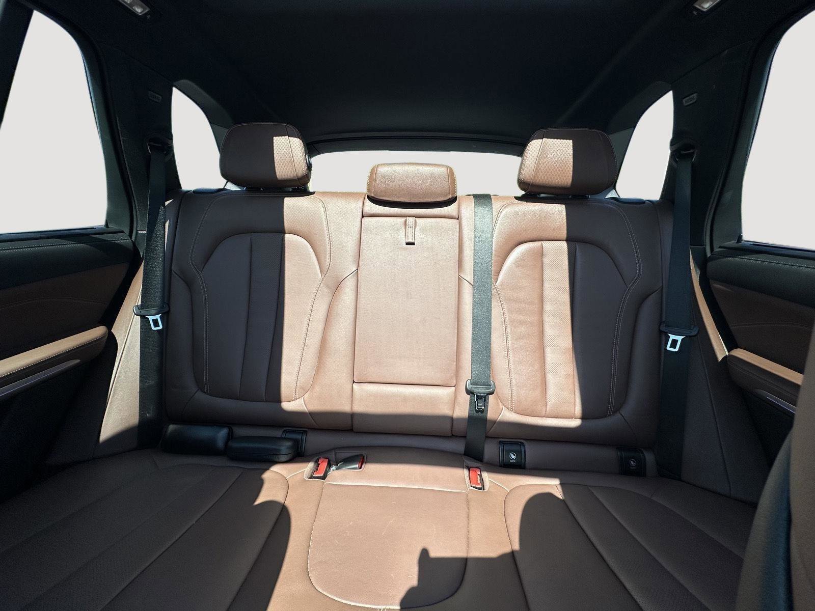 Used 2021 BMW X5 xDrive40i w/ M Sport Package image 13